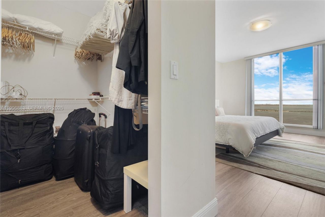 848 Brickell Key Dr, Unit 3905, Miami, FL 33131 Photo