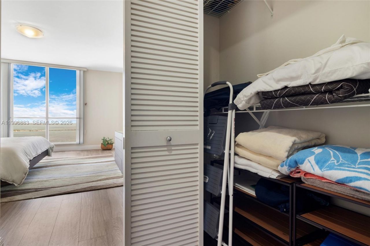 848 Brickell Key Dr, Unit 3905, Miami, FL 33131 Photo