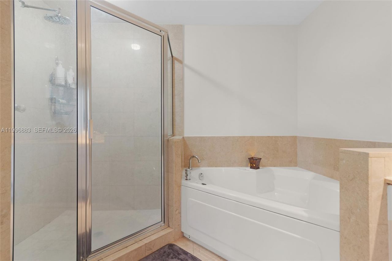 848 Brickell Key Dr, Unit 3905, Miami, FL 33131 Photo