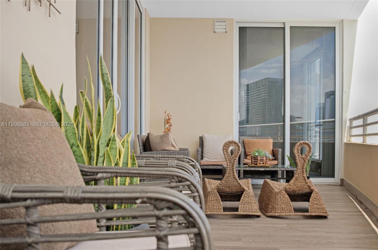 848 Brickell Key Dr, Unit 3905, Miami, FL 33131 Photo