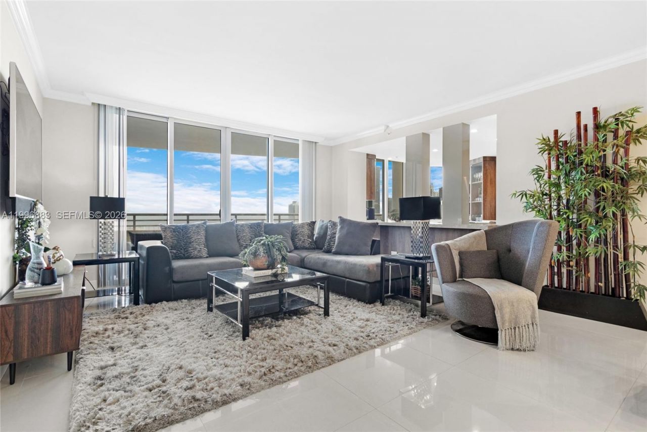 848 Brickell Key Dr, Unit 3905, Miami, FL 33131 Photo
