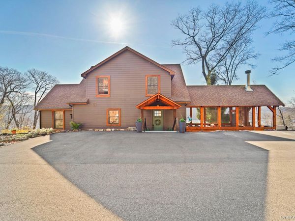 1 Deer Trail S, Greenwood Lake, NY 10925