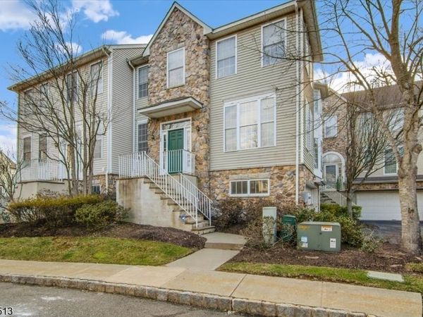 145 Arrowgate Dr, Randolph, NJ 07869