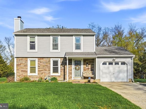 10 CARLYLE DRIVE, WRIGHTSTOWN, NJ 08562