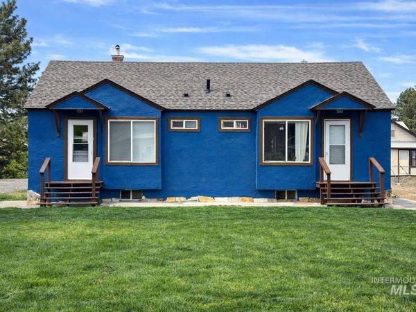 217 & 219 Oregon St, Gooding, ID 83330