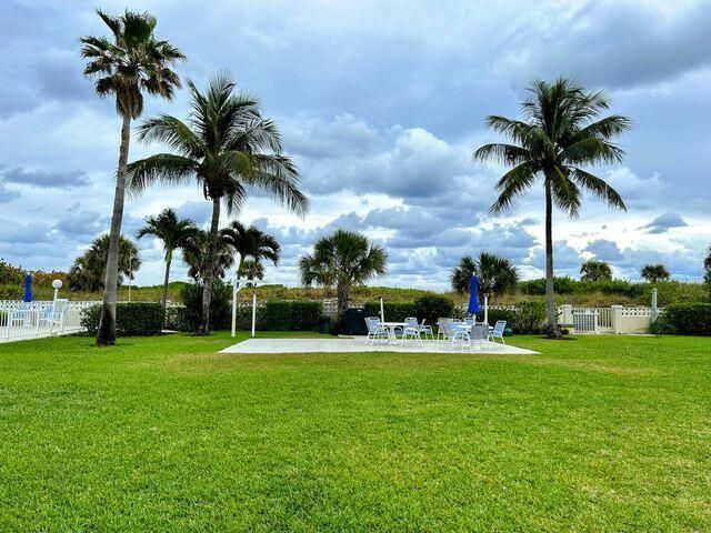 125 S Ocean Avenue, Unit 207, Palm Beach Shores, FL 33404 Photo