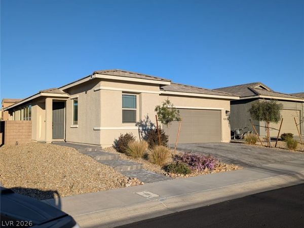 6611 Summershade Street , North Las Vegas, NV 89086