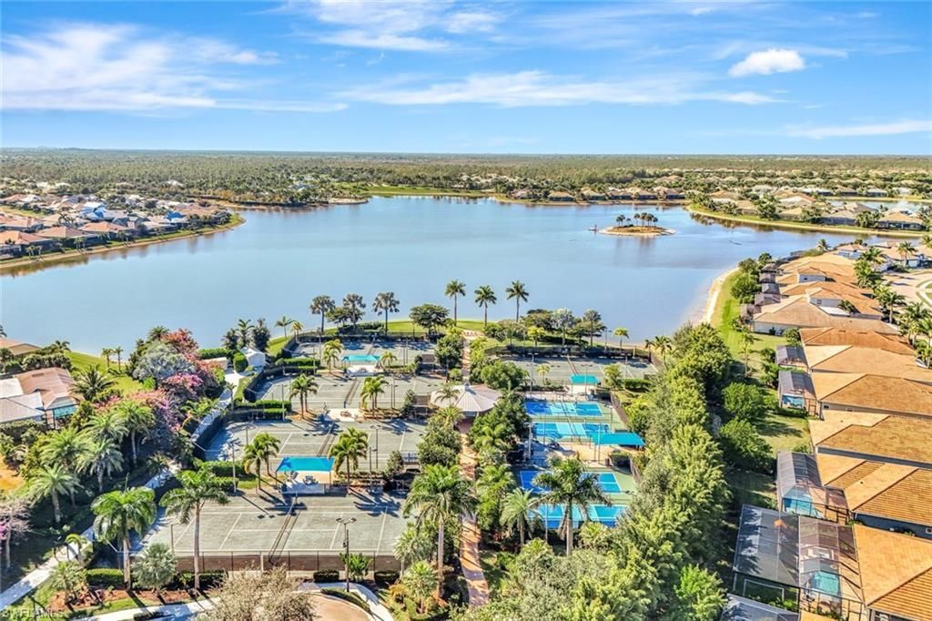 14559 Edgewater Cir, Naples, FL 34114 Photo