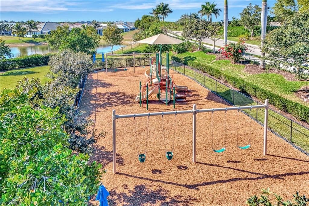 14559 Edgewater Cir, Naples, FL 34114 Photo