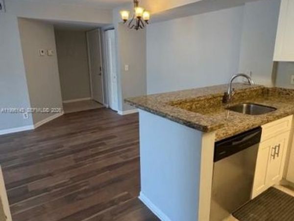 10725 Cleary Blvd, Unit 205, Plantation, FL 33324