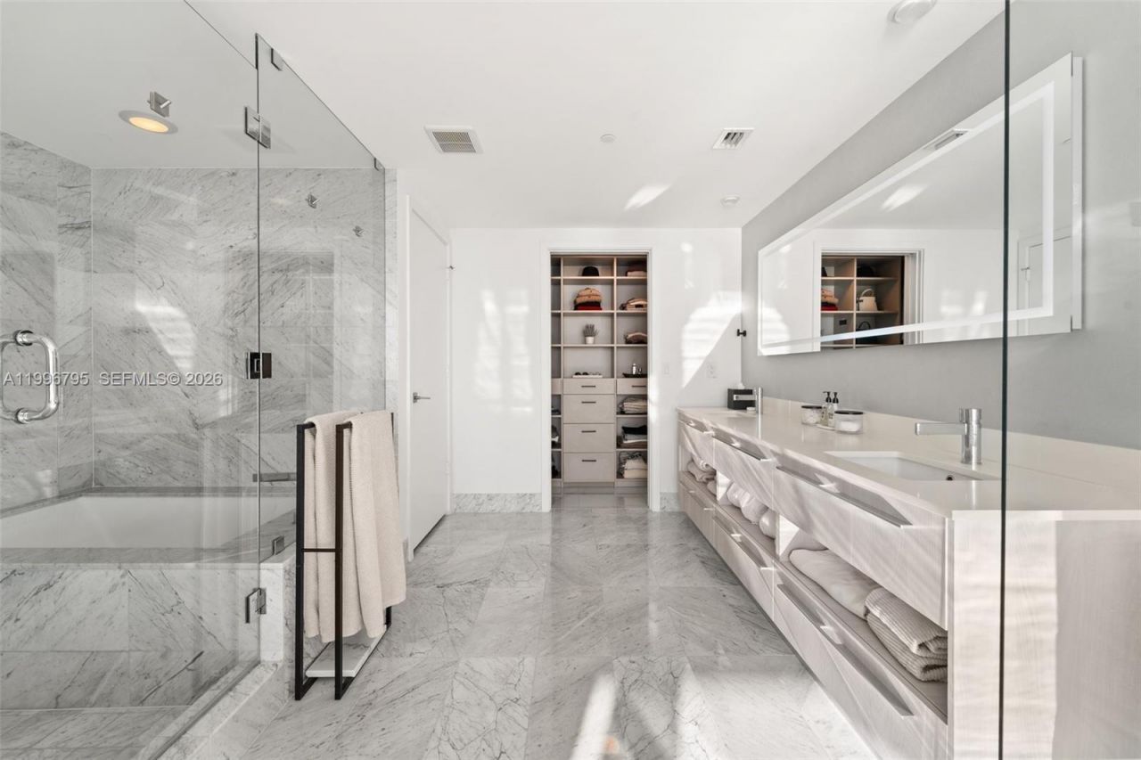 3131 NE 7th Ave, Unit 3105, Miami, FL 33137 Photo