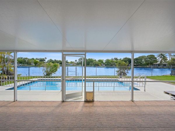 2320 NW 73rd Ave , Sunrise, FL 33313