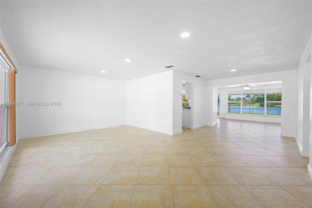 2320 NW 73rd Ave , Sunrise, FL 33313 Photo