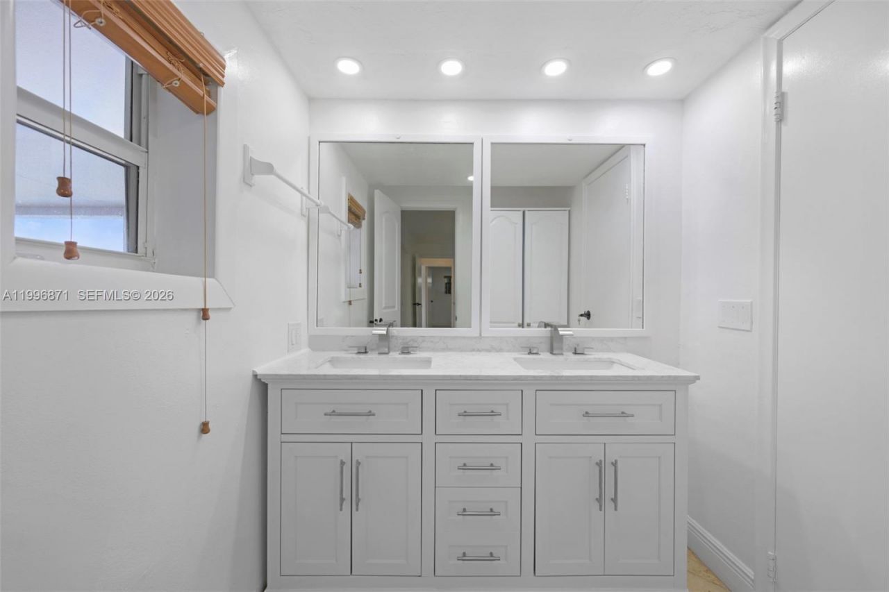 2320 NW 73rd Ave , Sunrise, FL 33313 Photo