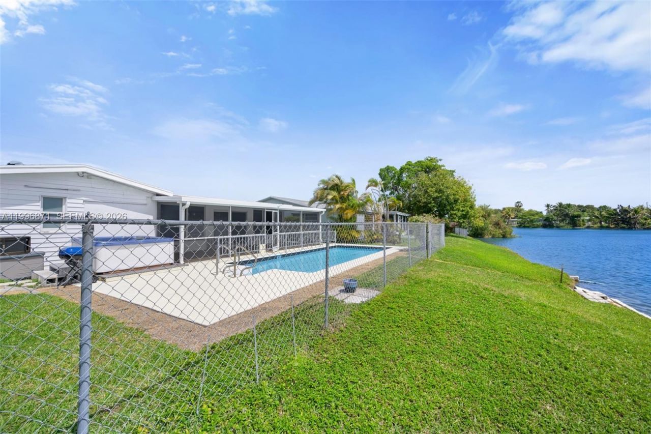 2320 NW 73rd Ave , Sunrise, FL 33313 Photo