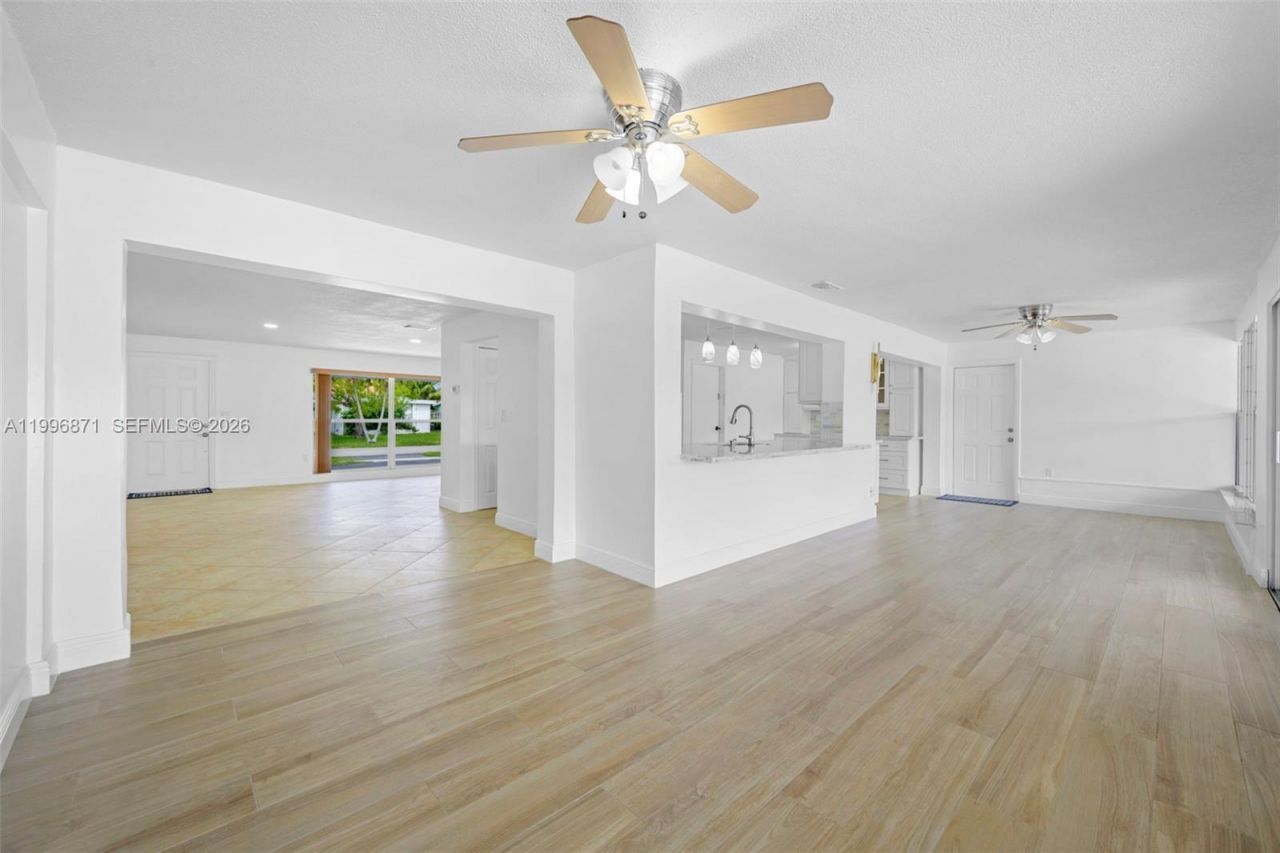 2320 NW 73rd Ave , Sunrise, FL 33313 Photo