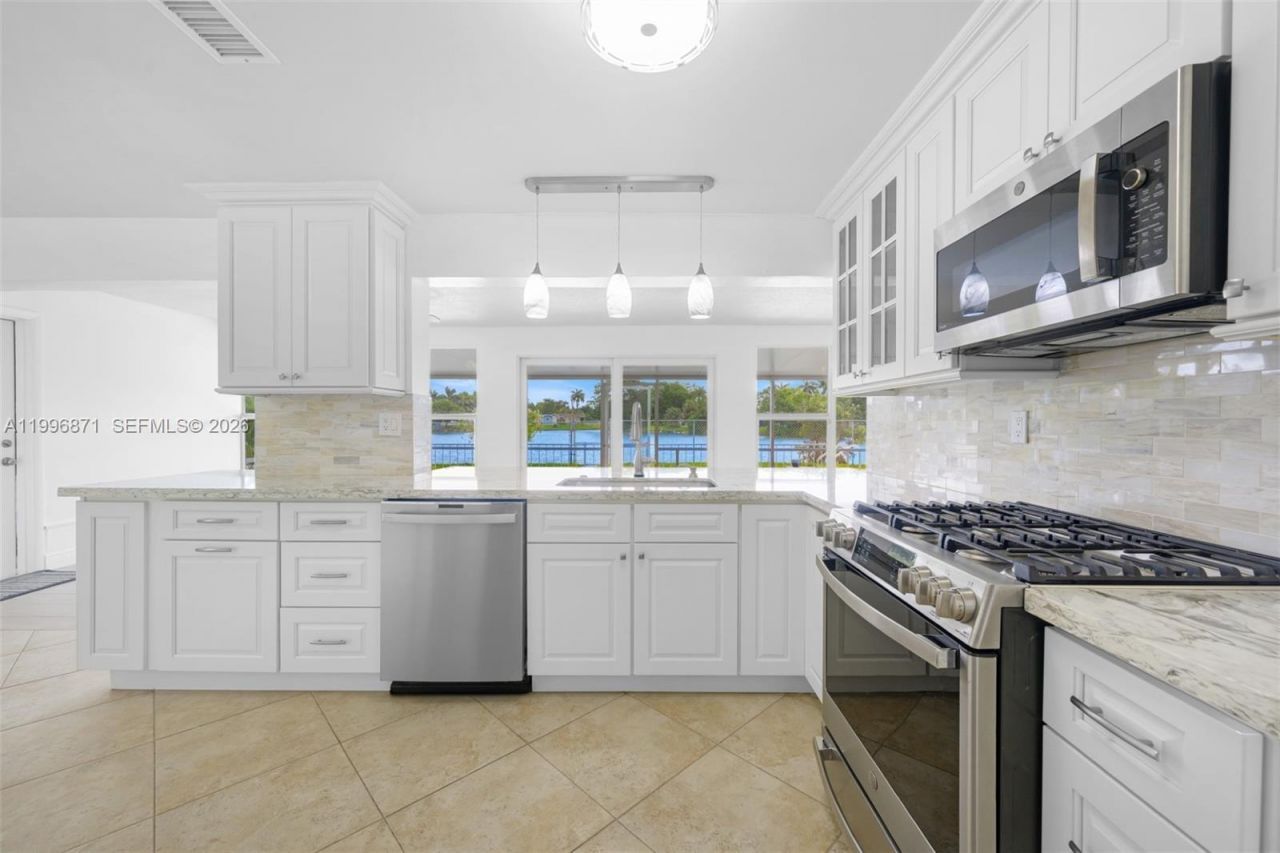 2320 NW 73rd Ave , Sunrise, FL 33313 Photo