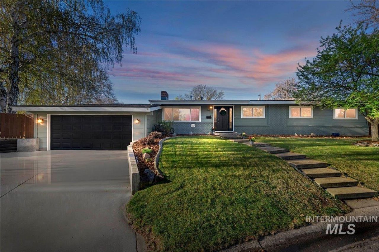 2617 N Alamo Rd, Boise, ID 83704 Main Photo