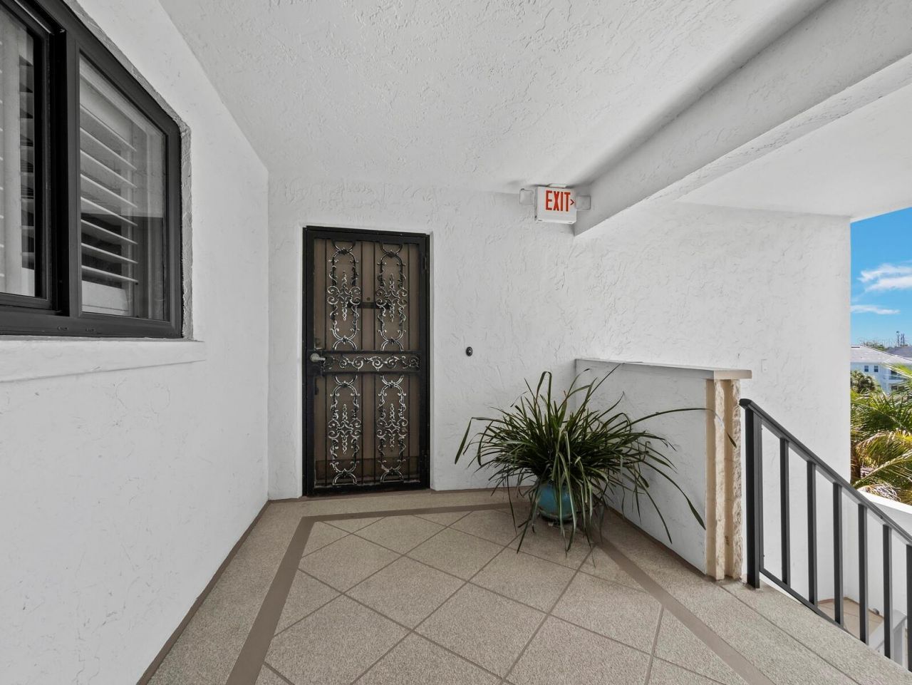 4712 Ocean Boulevard, Unit W10, Sarasota, FL 34242 Photo