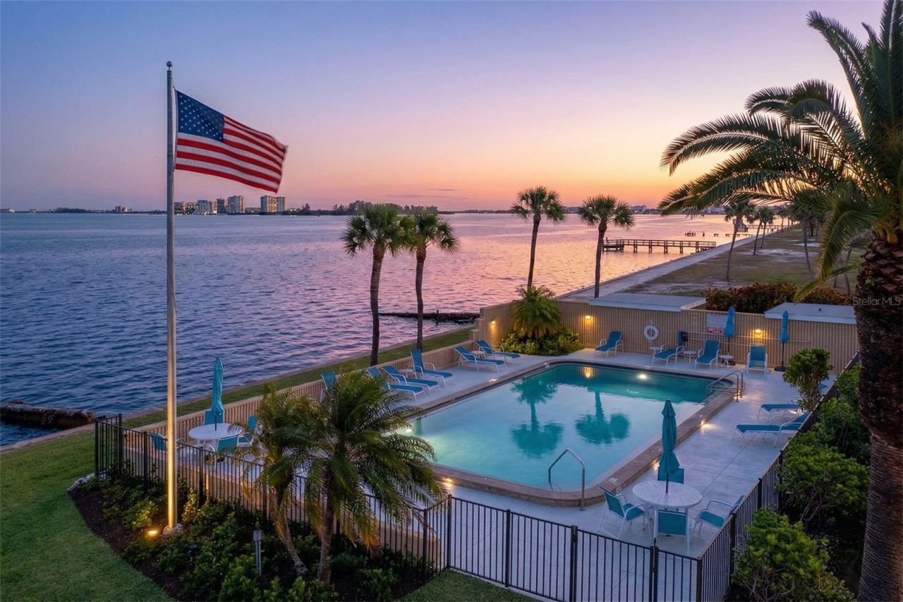 4712 Ocean Boulevard, Unit W10, Sarasota, FL 34242 Photo