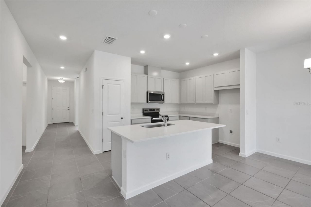 2920 Supermarine Road, Tavares, FL 32778 Photo