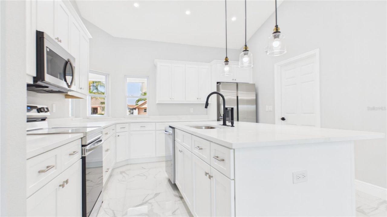 8609 Boysenberry Drive, Tampa, FL 33635 Photo