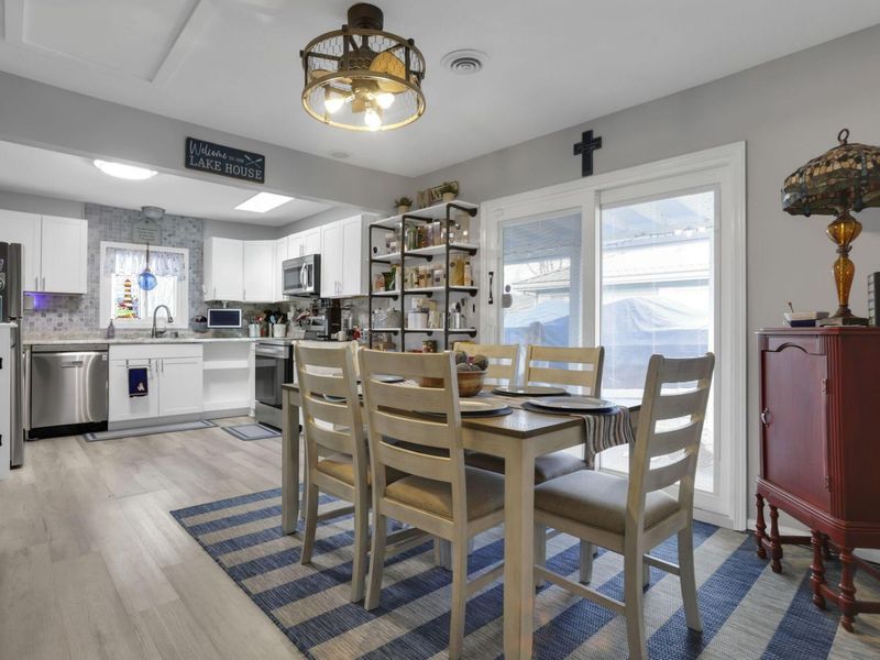 24 Maple Avenue , Thornville, OH 43076 Photo 3