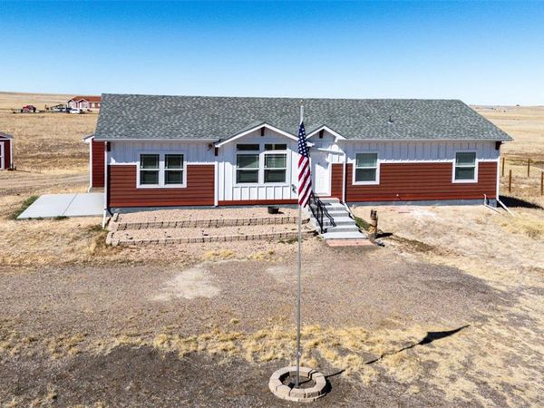 61025 E 38th Avenue, Strasburg, CO 80136