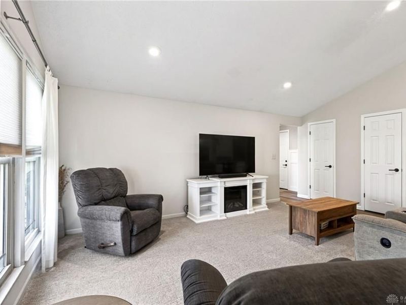 8785 Cobblecreek Drive, Washington Township, OH 45458 Photo 12