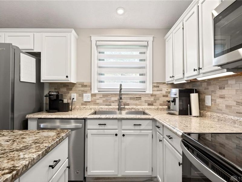 8785 Cobblecreek Drive, Washington Township, OH 45458 Photo 16