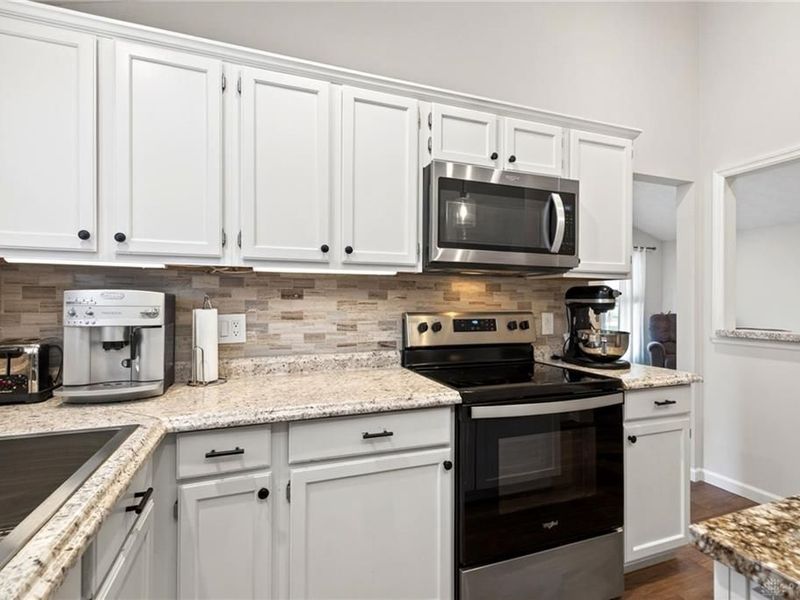 8785 Cobblecreek Drive, Washington Township, OH 45458 Photo 17