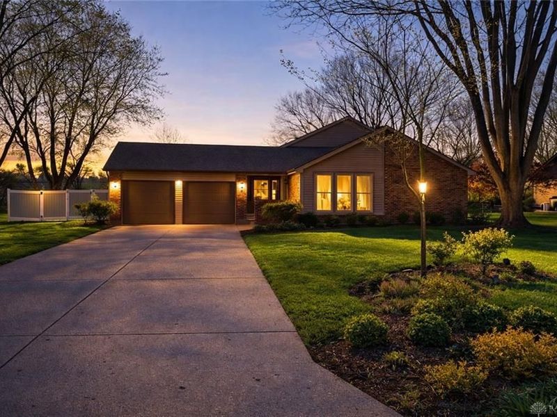 8785 Cobblecreek Drive, Washington Township, OH 45458 Photo 2