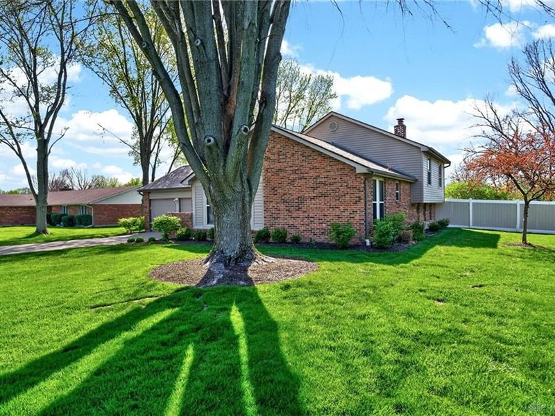 8785 Cobblecreek Drive, Washington Township, OH 45458 Photo 3