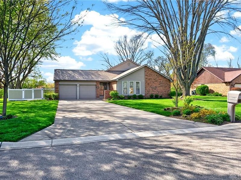 8785 Cobblecreek Drive, Washington Township, OH 45458 Photo 5