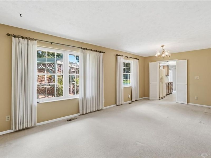 9964 Hummingbird Way, Dayton, OH 45458 Photo 10