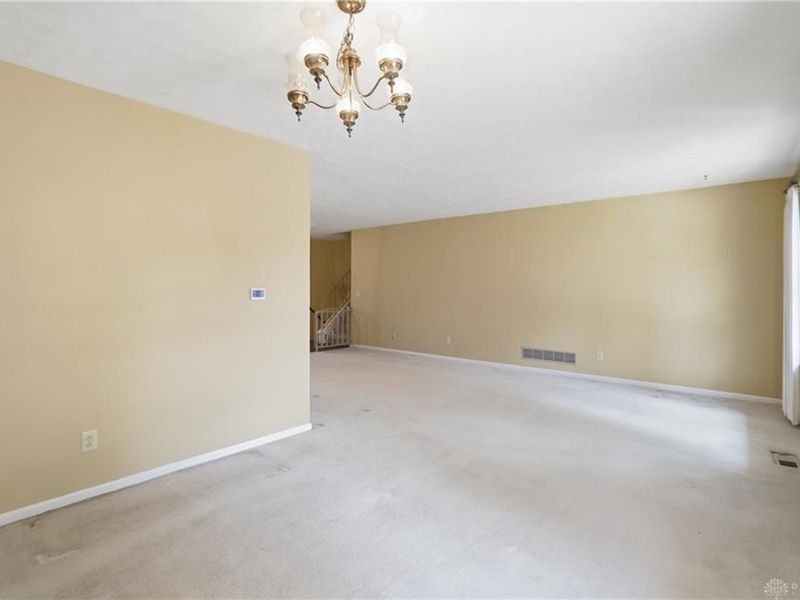 9964 Hummingbird Way, Dayton, OH 45458 Photo 13