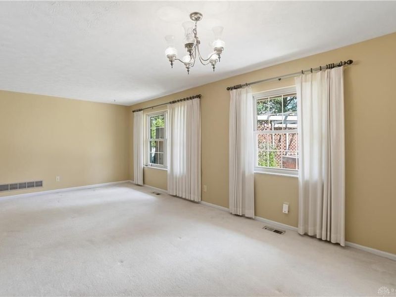 9964 Hummingbird Way, Dayton, OH 45458 Photo 14