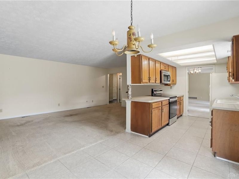 9964 Hummingbird Way, Dayton, OH 45458 Photo 23