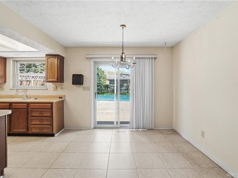 9964 Hummingbird Way, Dayton, OH 45458 Photo 24