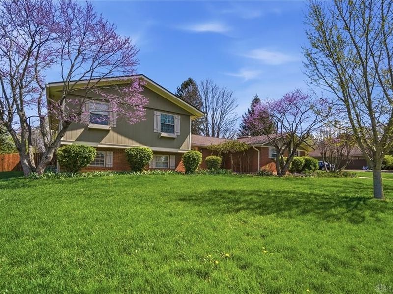 9964 Hummingbird Way, Dayton, OH 45458 Photo 5