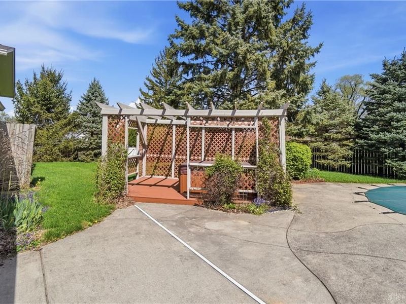 9964 Hummingbird Way, Dayton, OH 45458 Photo 50