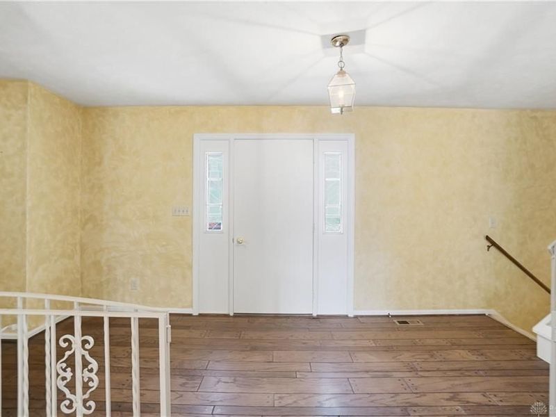 9964 Hummingbird Way, Dayton, OH 45458 Photo 7