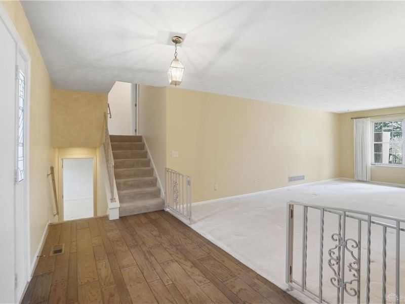 9964 Hummingbird Way, Dayton, OH 45458 Photo 8