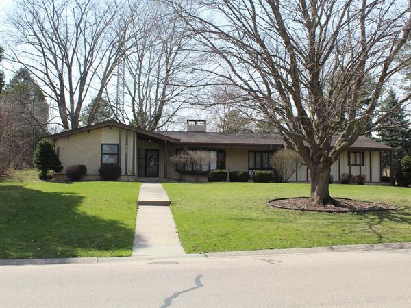 833 N Marion Avenue, Janesville, WI 53548