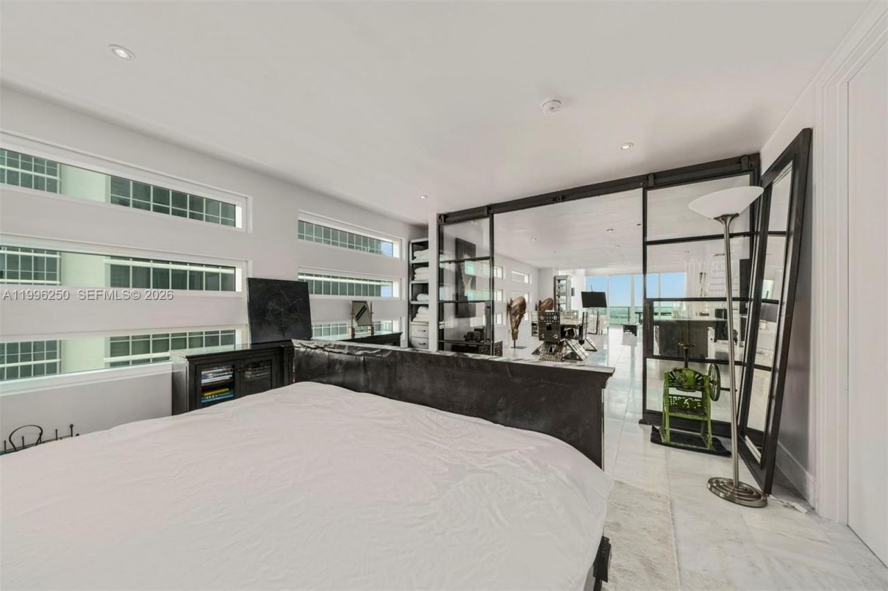 1040 Biscayne Blvd , Unit 3304, Miami, FL 33132 Photo