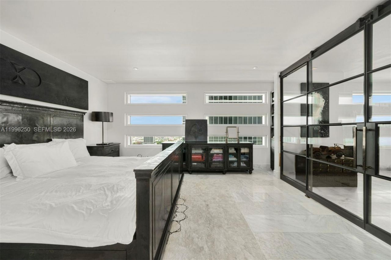 1040 Biscayne Blvd , Unit 3304, Miami, FL 33132 Photo