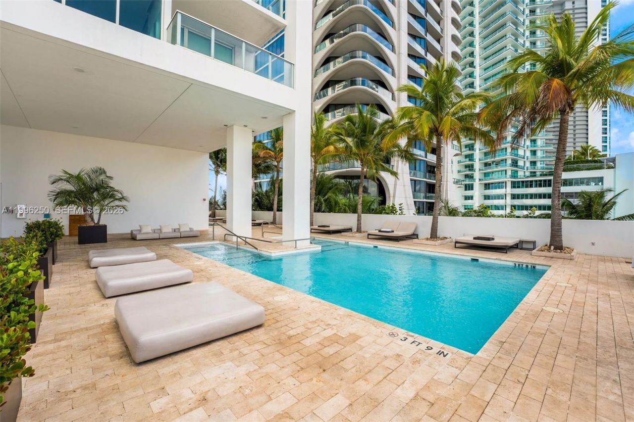 1040 Biscayne Blvd , Unit 3304, Miami, FL 33132 Photo