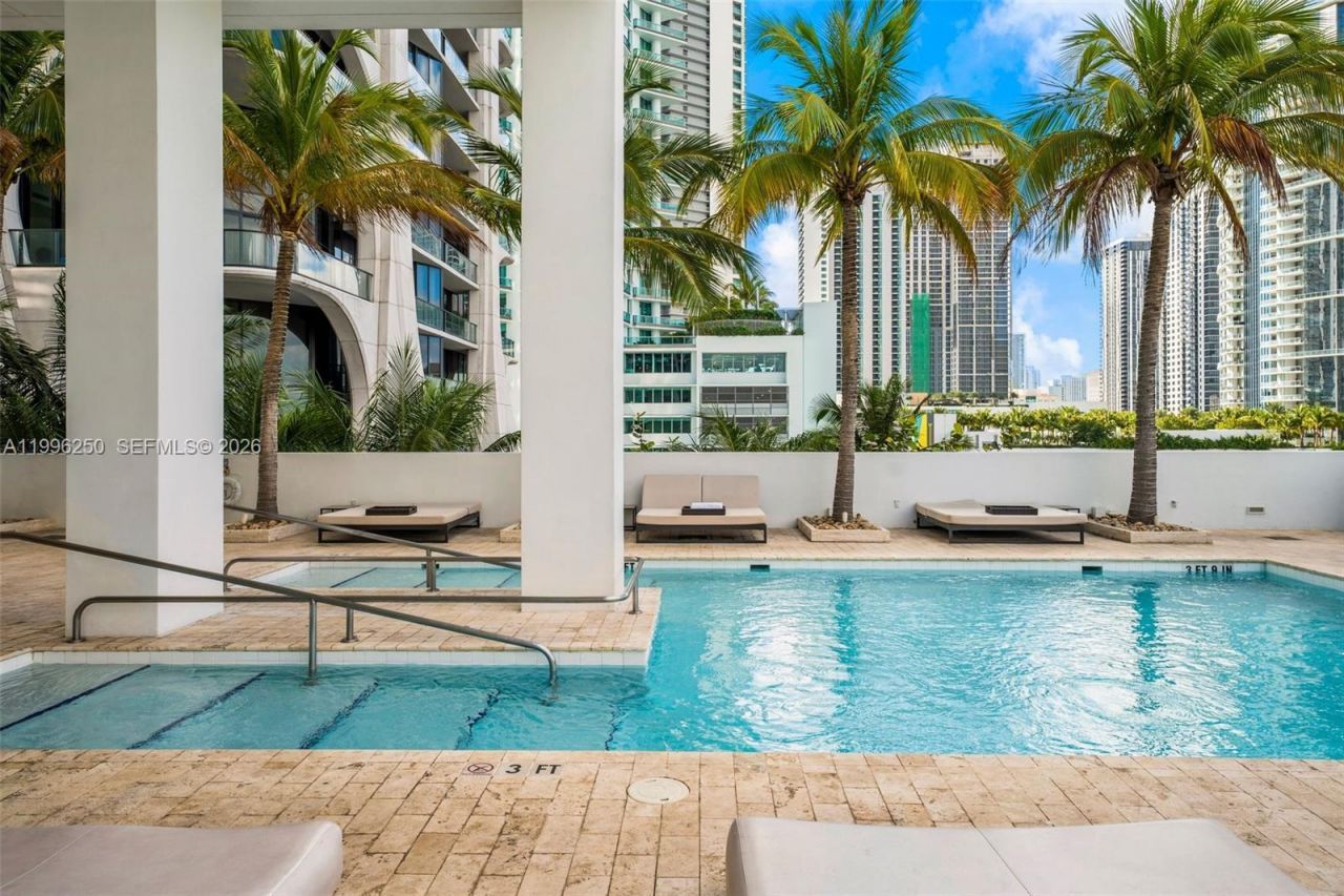 1040 Biscayne Blvd , Unit 3304, Miami, FL 33132 Photo