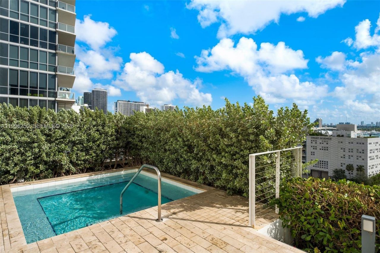 1040 Biscayne Blvd , Unit 3304, Miami, FL 33132 Photo