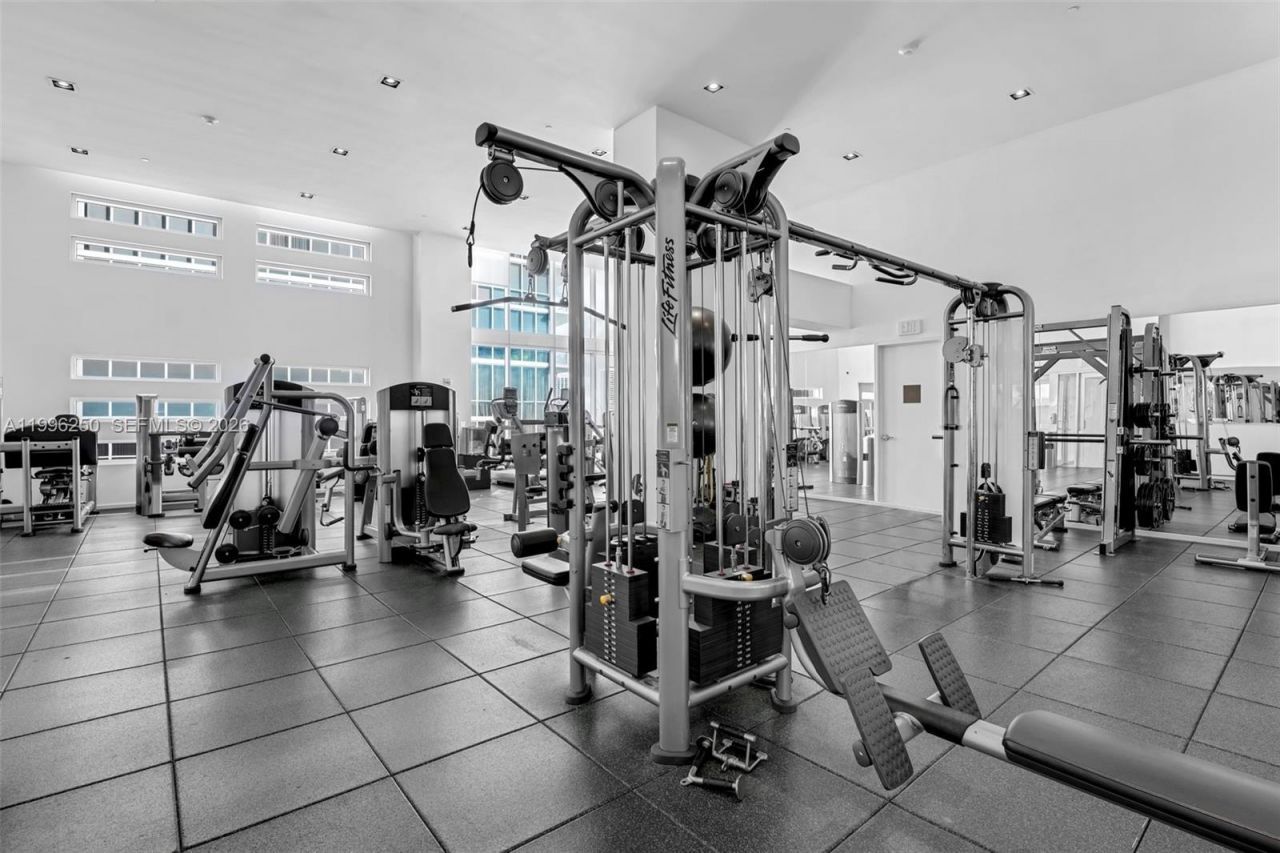 1040 Biscayne Blvd , Unit 3304, Miami, FL 33132 Photo